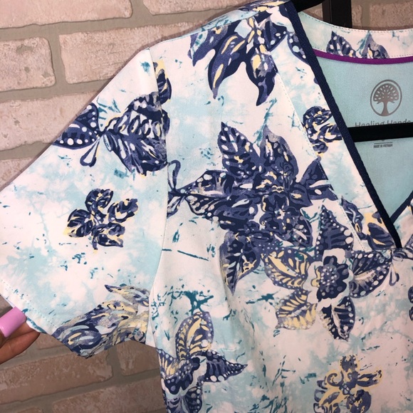 Healing Hands Purple Label Grosgrain Ribbon V-neck Scrub Top - Picture 3 of 15